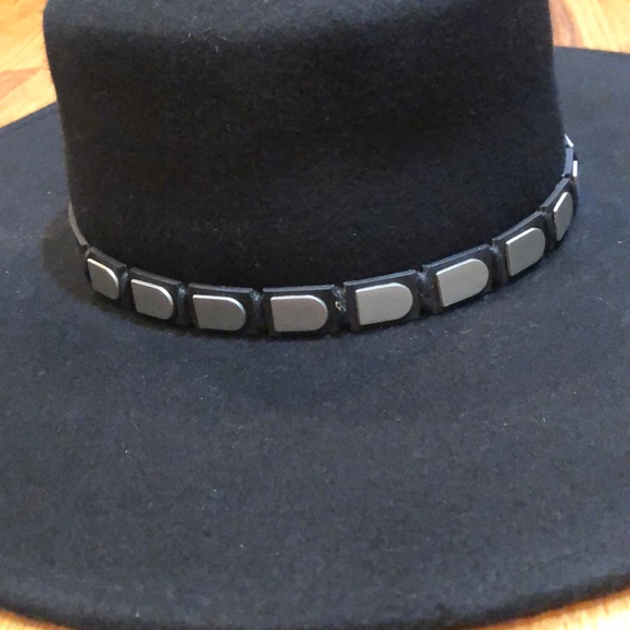 100% wool black hat worn from urban outfitters - Picture 2 of 10
